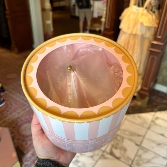 King Arthur Carrousel Fascinator For Adults - Picture 7 of 16